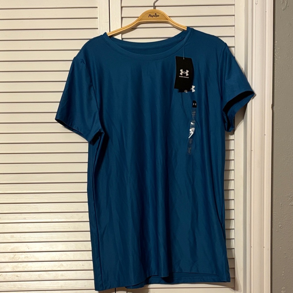 NWT Women’s Under Armour Short Sleeve Tee
